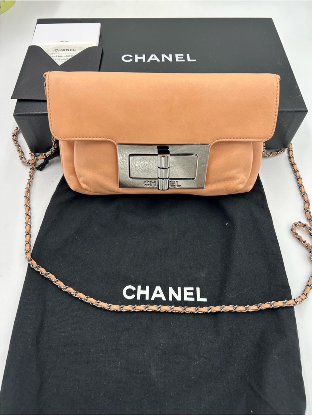 Women’s CHANEL peach leather Turlock Crossbody bag made in Italy PRISTINE